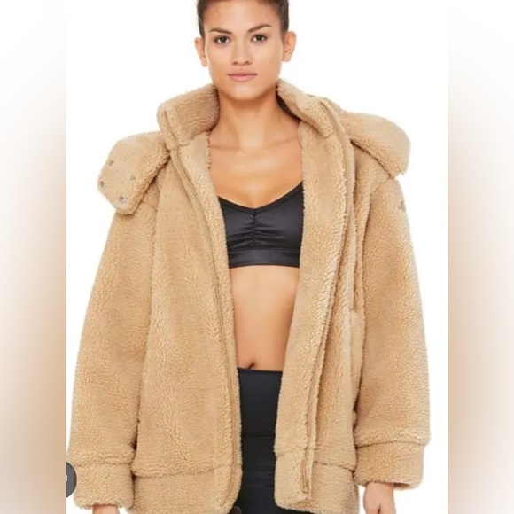 ALO Yoga Jackets & Blazers - Women’s Alo Yoga Norte Oversized Sherpa Coat size medium